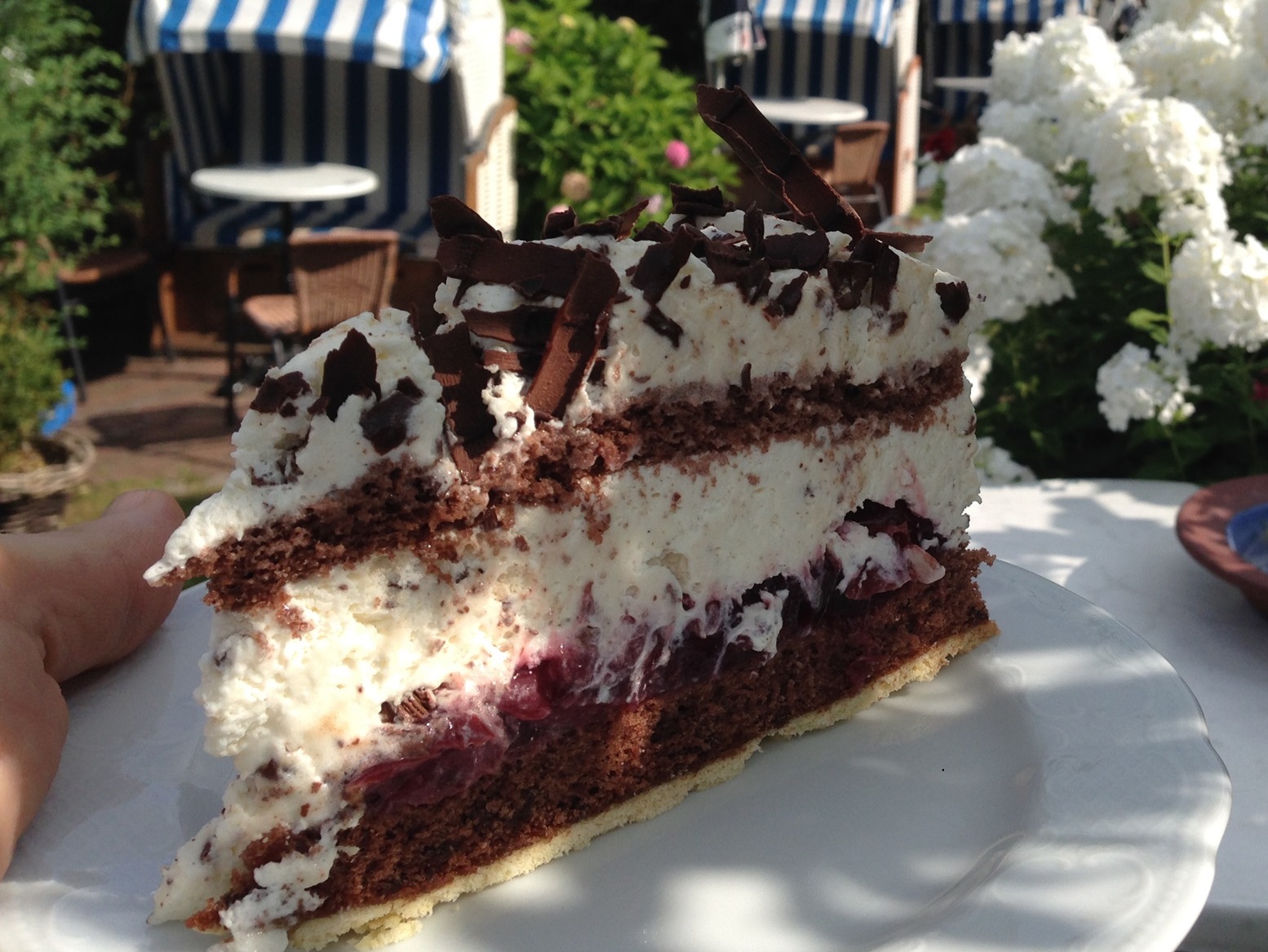 Friesenkirschtorte - Schwarzwälder-Kirsch war gestern. Kirsche, Schokoboden, Vanillesahne, Schokospäne