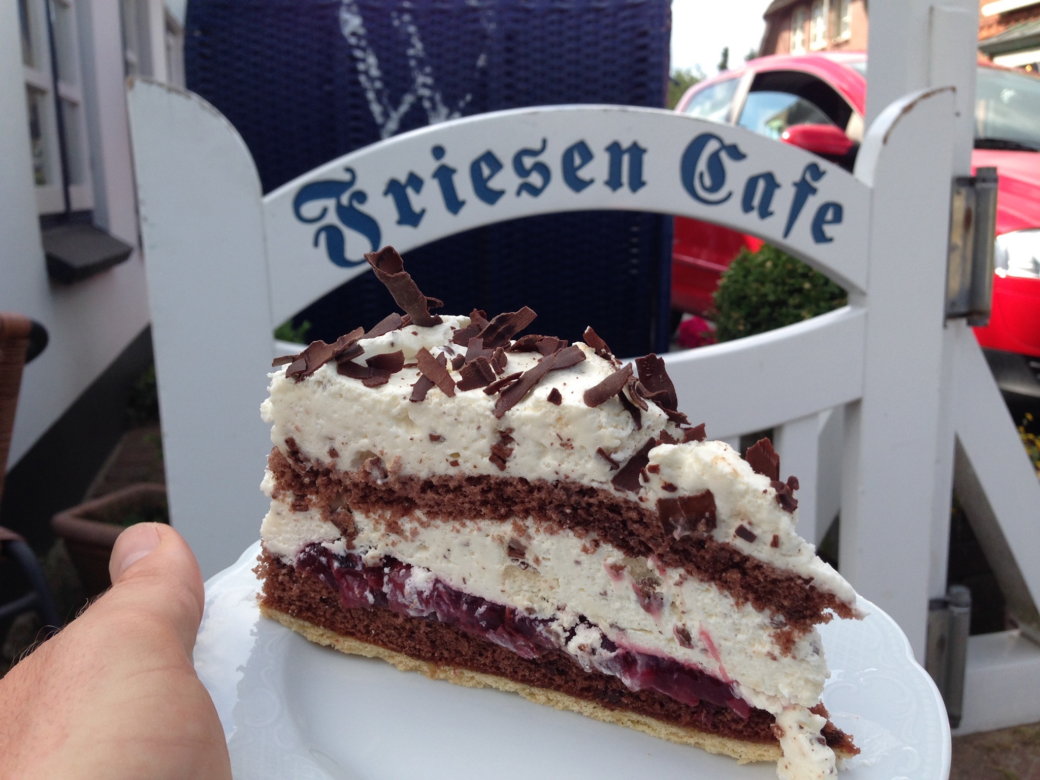 Friesenkirschtorte - Schwarzwälder-Kirsch war gestern. Kirsche, Schokoboden, Vanillesahne, Schokospäne